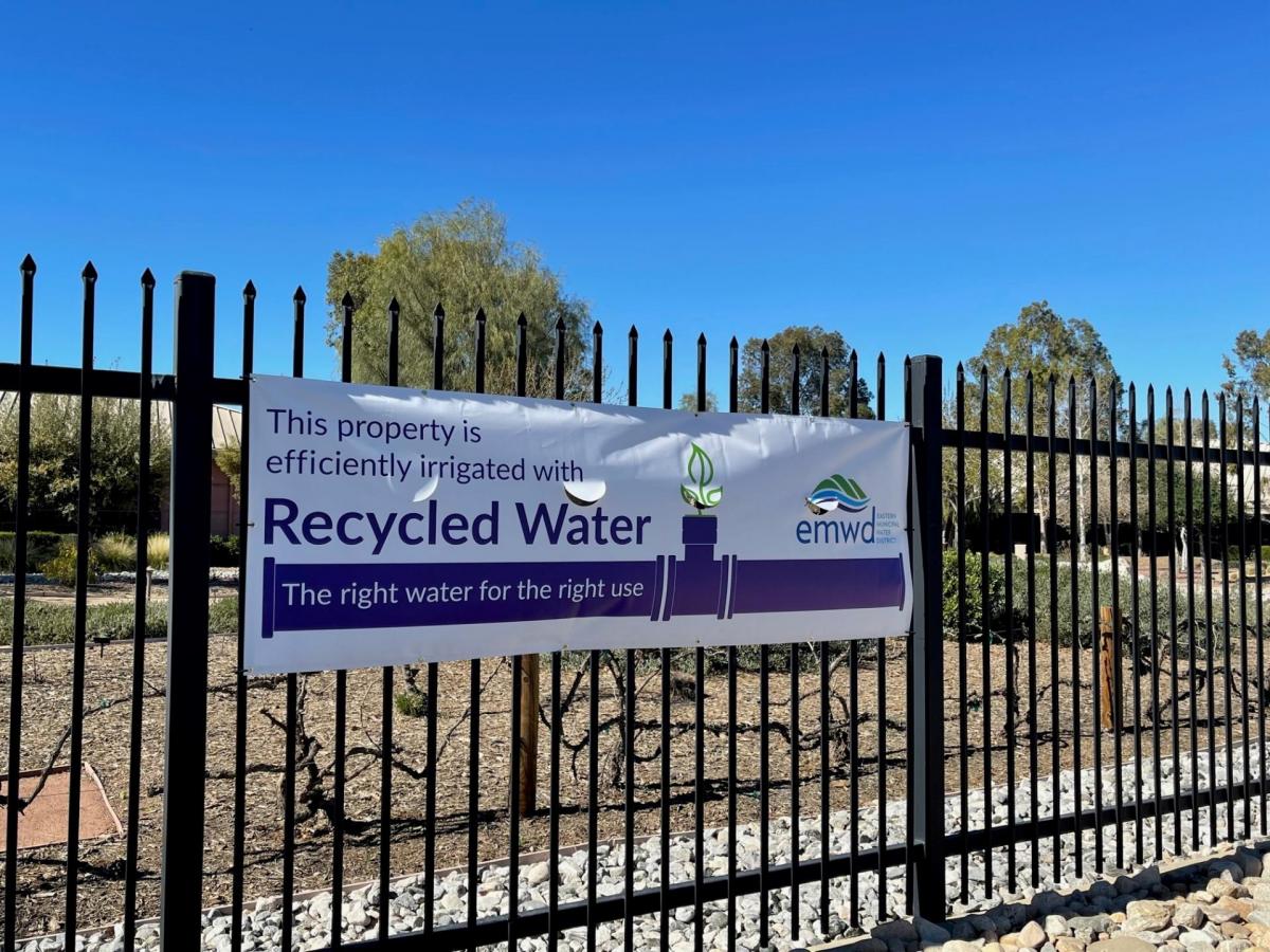 emwd-banners-highlight-commitments-to-recycled-water-eastern